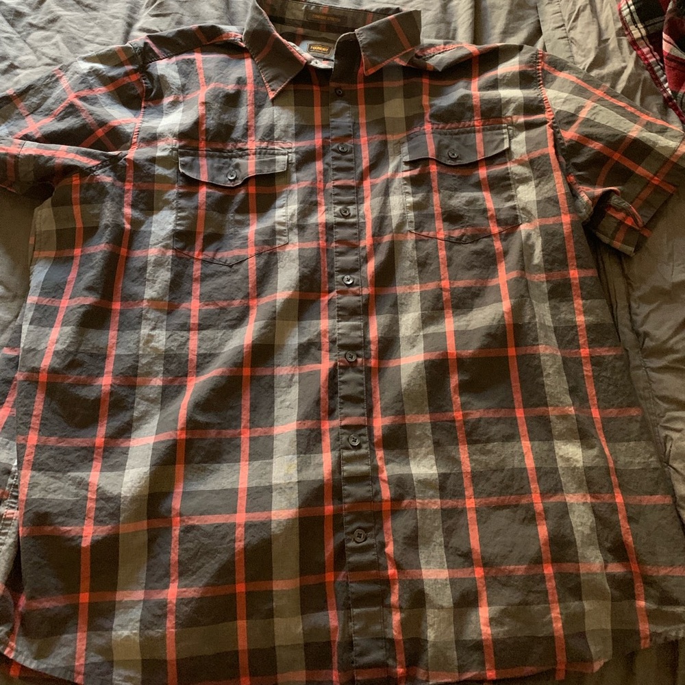 The foundry men’s button up dress shirt